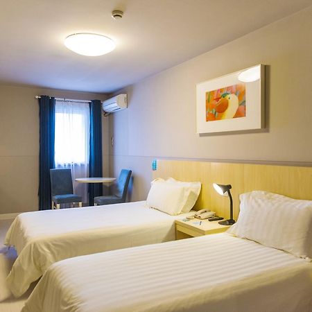 Jinjiang Inn Wanda Plaza Hotel Taiyuan Street Шънян Екстериор снимка