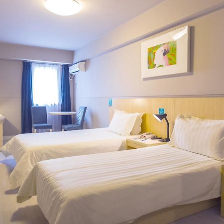 Jinjiang Inn Wanda Plaza Hotel Taiyuan Street Шънян Екстериор снимка
