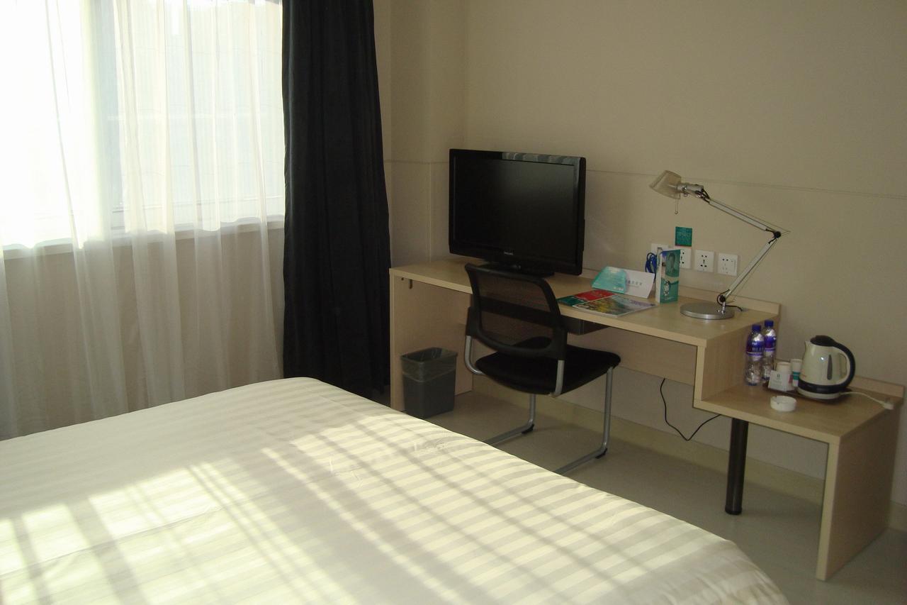 Jinjiang Inn Wanda Plaza Hotel Taiyuan Street Шънян Екстериор снимка