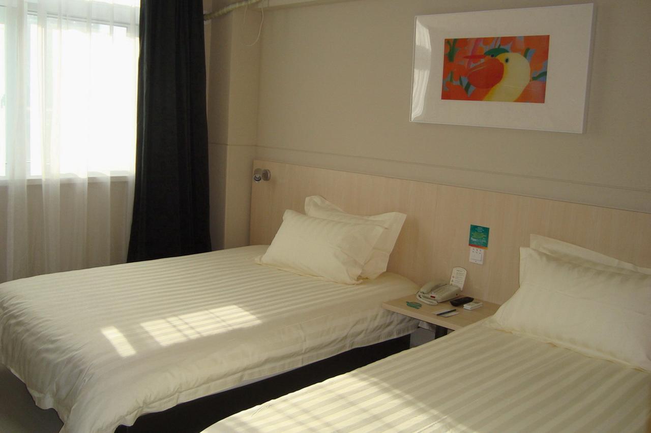 Jinjiang Inn Wanda Plaza Hotel Taiyuan Street Шънян Екстериор снимка