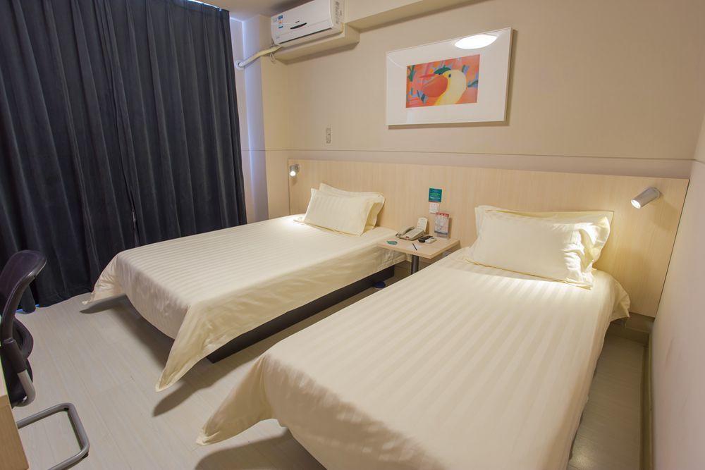 Jinjiang Inn Wanda Plaza Hotel Taiyuan Street Шънян Екстериор снимка