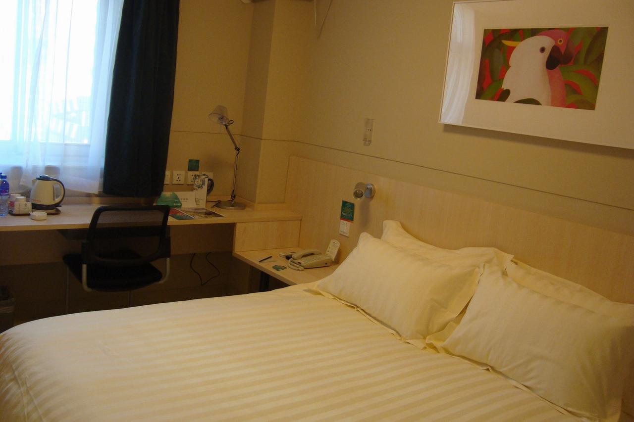 Jinjiang Inn Wanda Plaza Hotel Taiyuan Street Шънян Екстериор снимка