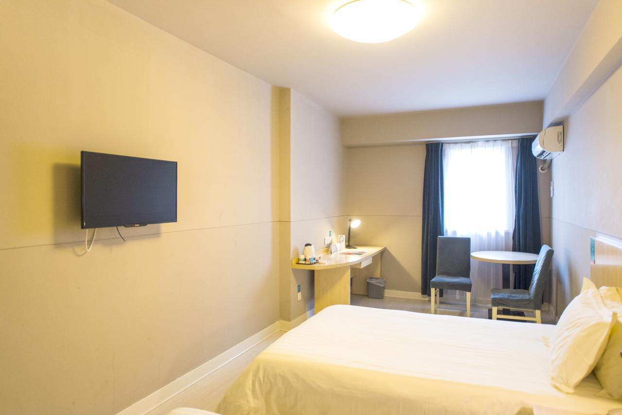 Jinjiang Inn Wanda Plaza Hotel Taiyuan Street Шънян Екстериор снимка