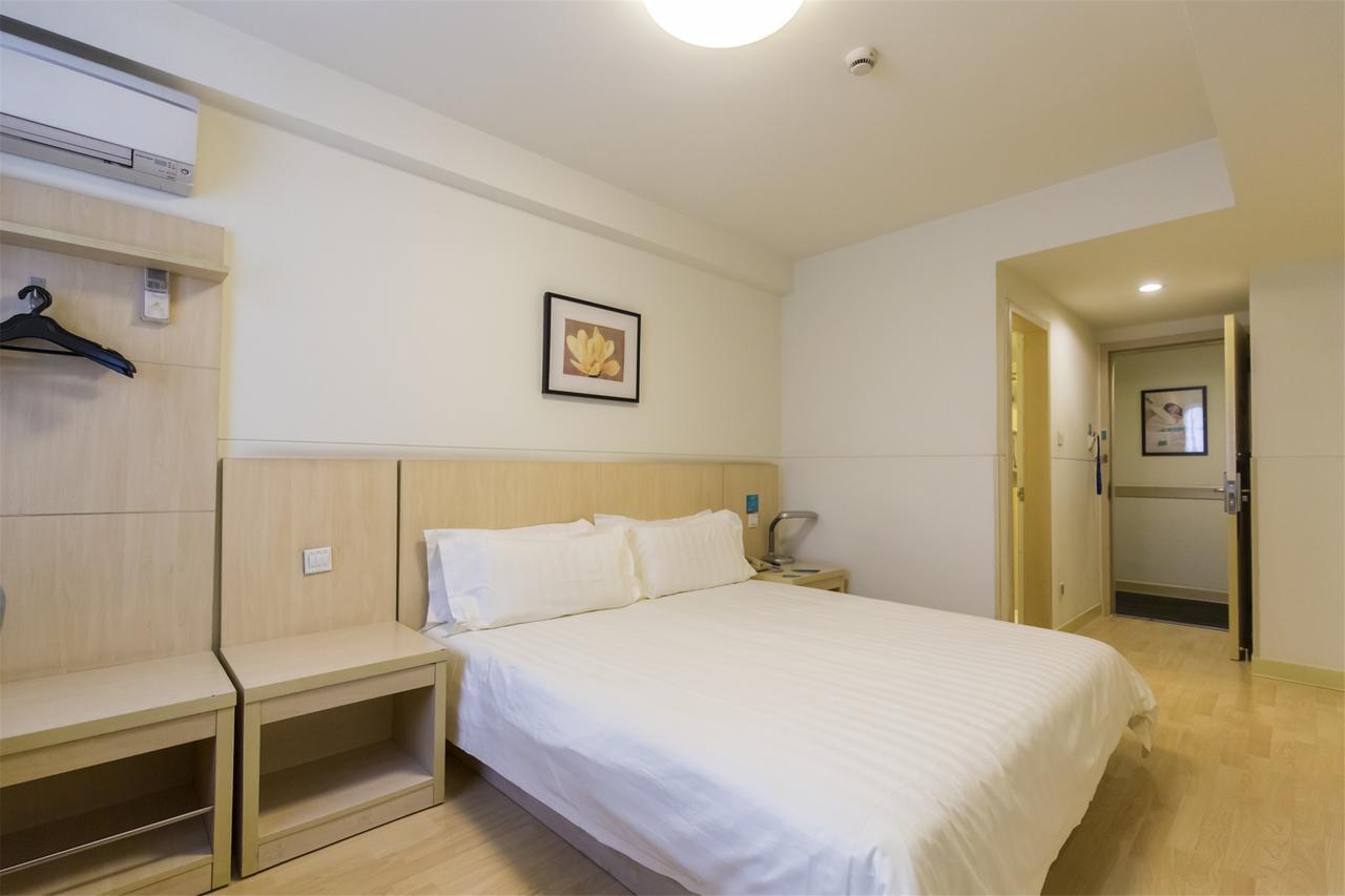 Jinjiang Inn Wanda Plaza Hotel Taiyuan Street Шънян Екстериор снимка