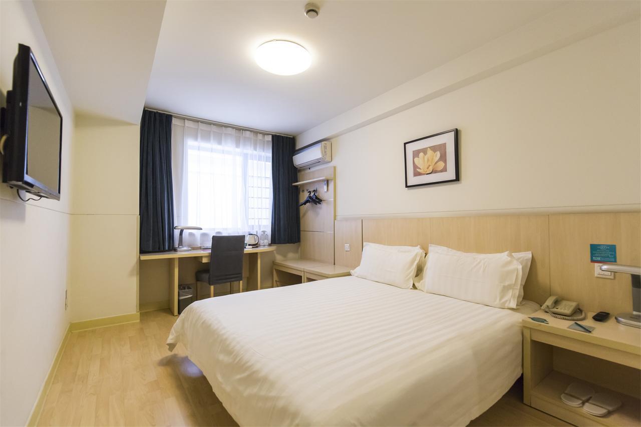 Jinjiang Inn Wanda Plaza Hotel Taiyuan Street Шънян Екстериор снимка