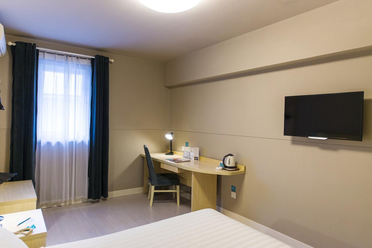 Jinjiang Inn Wanda Plaza Hotel Taiyuan Street Шънян Екстериор снимка